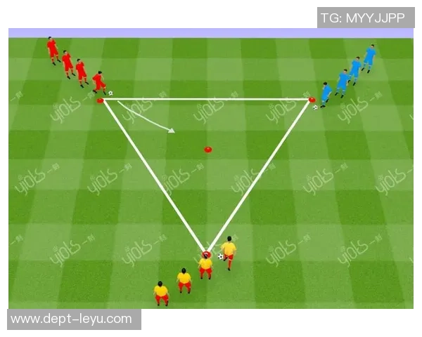 提升足球精准度的打点训练方法与技巧分享 提升足球精准度的打点训练方法与技巧分享